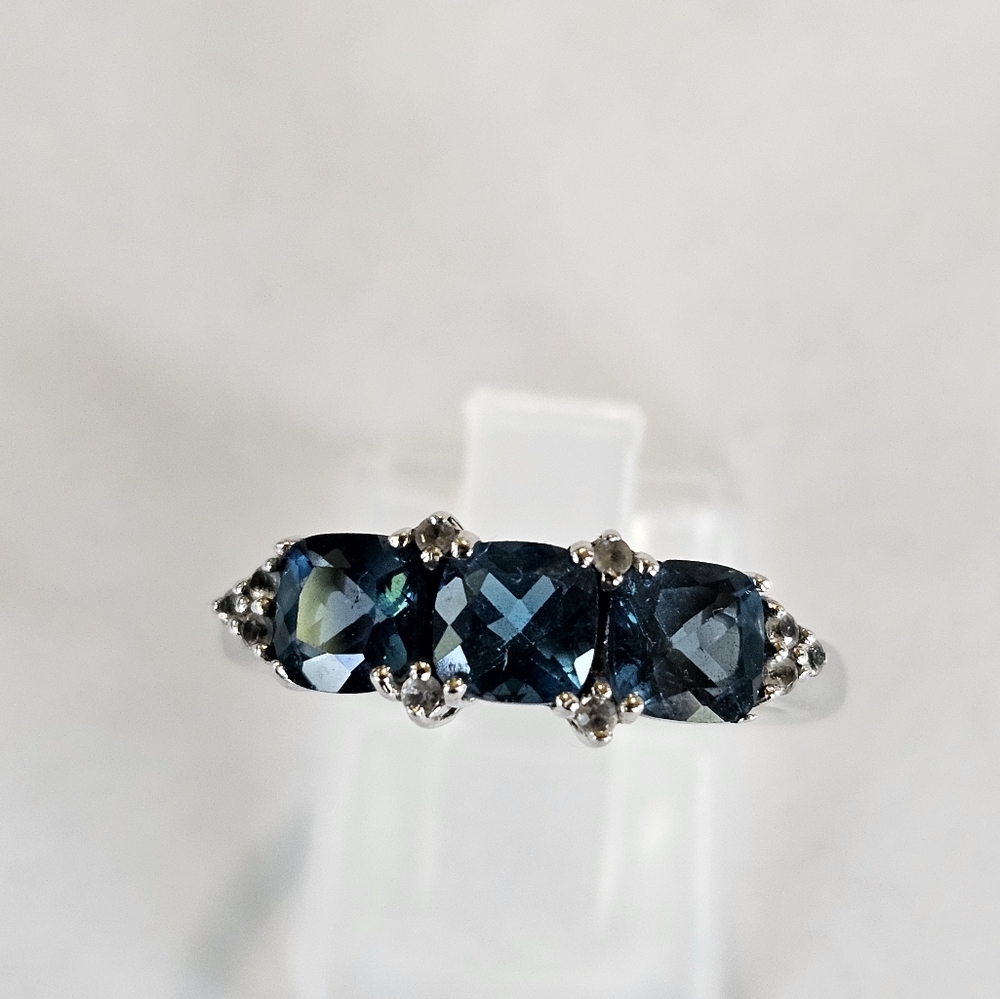Genuine London Blue Topaz Ring 💍 in Sterling Silver Size 7! 💙 - Picture 5 of 10